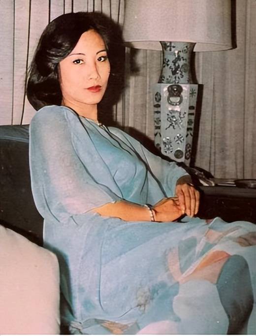 汪明荃罗家英:相恋21年,历经3次生死考验,62岁结婚却实行aa制