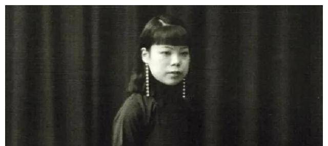 北平教员文绣蒋勋说:"生命中的第一个爱恋对象理应是自己.