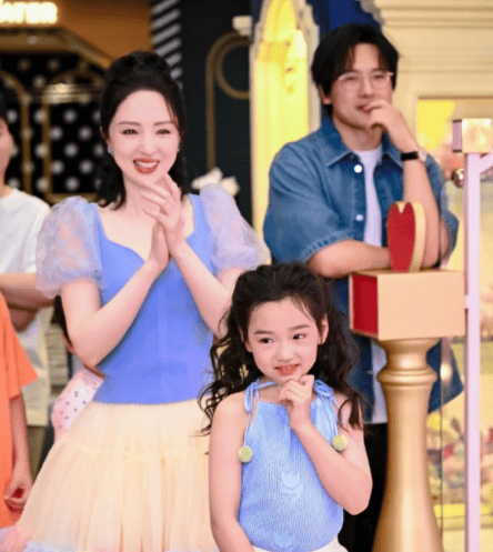 恩师黄磊到场祝贺,8岁儿子很帅气_高云翔_海清_生活