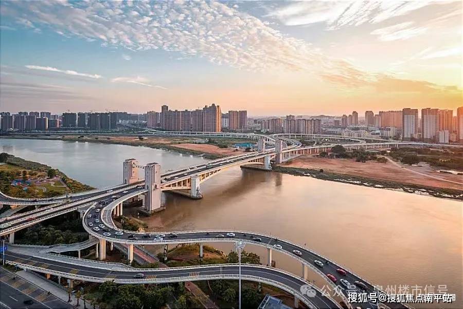 鲤城万达广场在建中,泉州演艺剧场综合体进驻,滨江总部经济区雏形初现