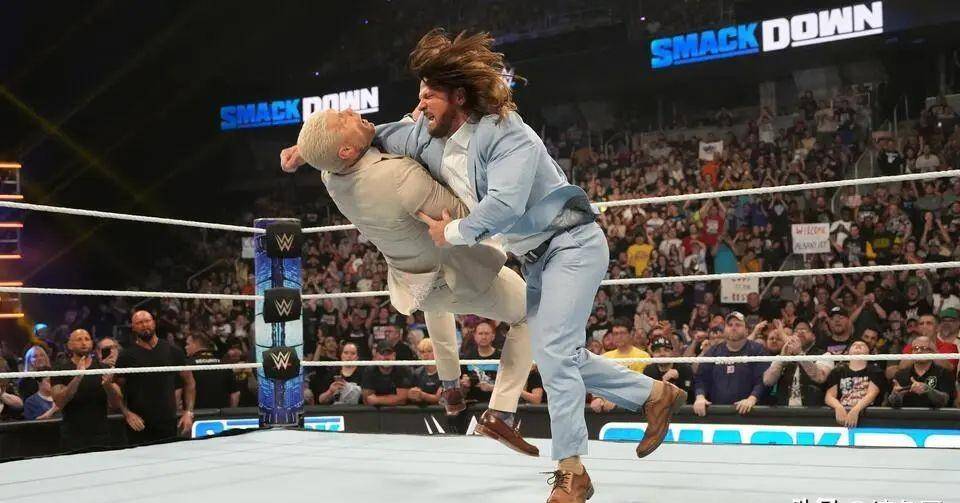 前wwe选手建议公司签下此人,马克亨利曾拒绝击败塞纳赢得冠军!