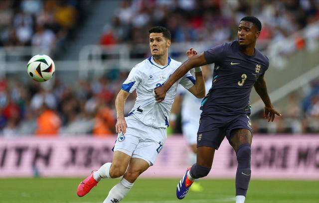 英格兰3-0击败波黑,终结连续3场不胜,8号球员阿诺德荣登赛后最佳