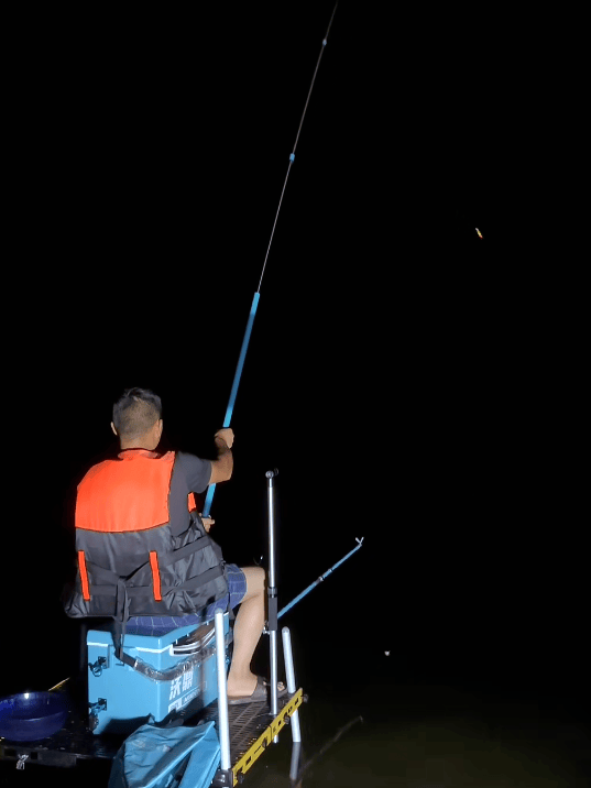 夏至夜钓全攻略,避开酷暑,解锁"渔获黄金档"!