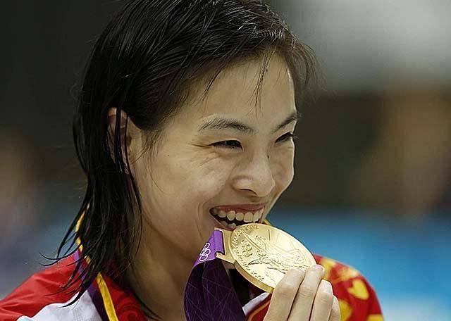 "跳水皇后"吴敏霞:追平郭晶晶记录,退役嫁平民老公,今生二胎