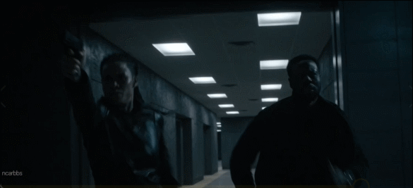 好在有着阿曼达的帮助,两人铤而走险,一起逃进了黑盒子中……杰森的