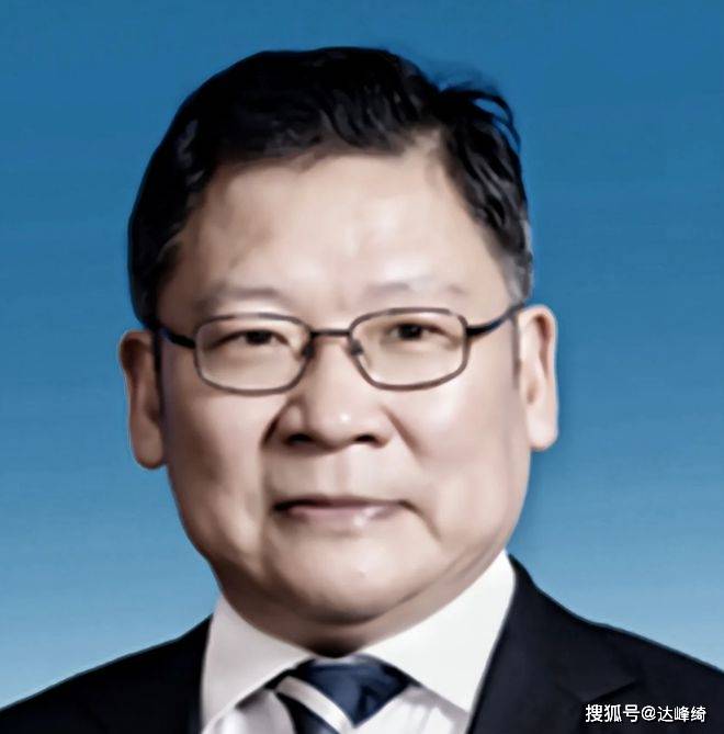 曹炯芳在担任湘潭市委书记期间,导致了33个烂尾工程和435亿的巨额债务