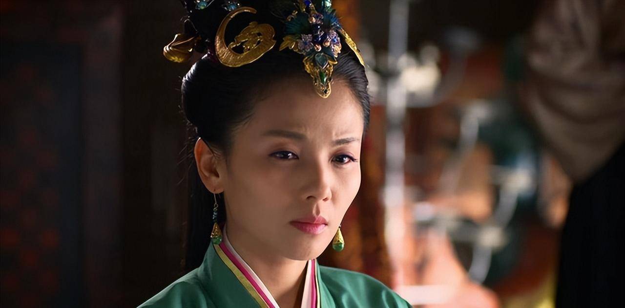 《芈月传》:作为一国之君,有无数女人,秦王嬴驷为何偏爱芈月