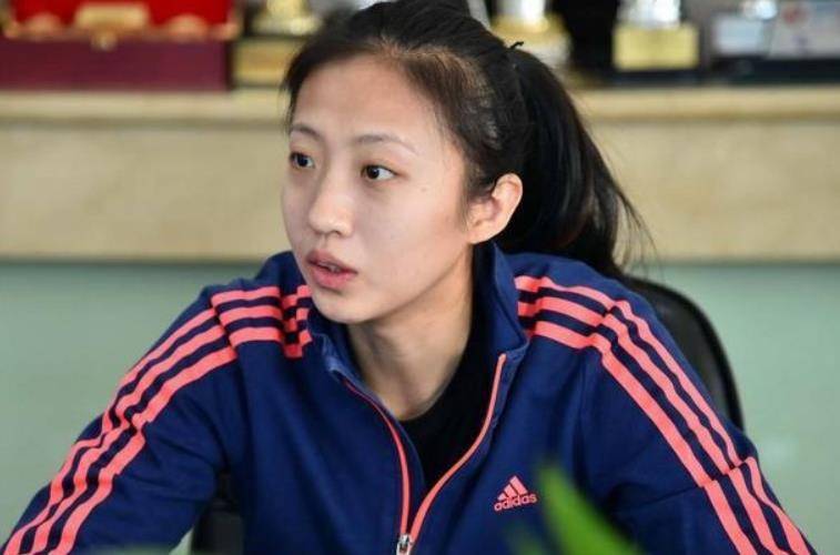 隔阂,慢慢地二人就减少了联系,最后不管是已退役的惠若琪还是在役的