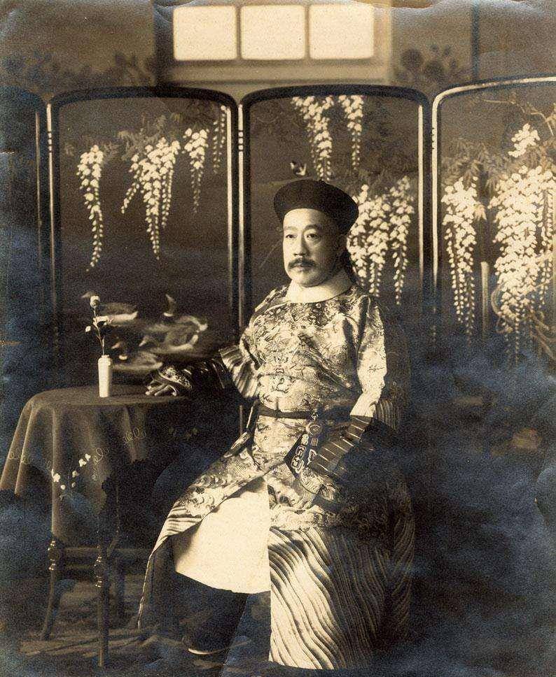 从大清格格到"东方魔女",川岛芳子的间谍路,是女人的悲哀