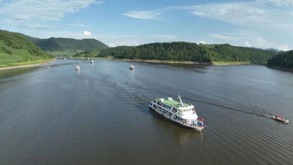 松花江上,龙舟飞驰!