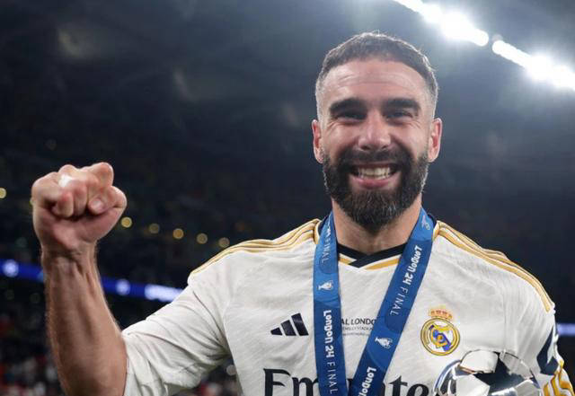 皇马右后卫卡瓦哈尔:夺冠路上的佼佼者