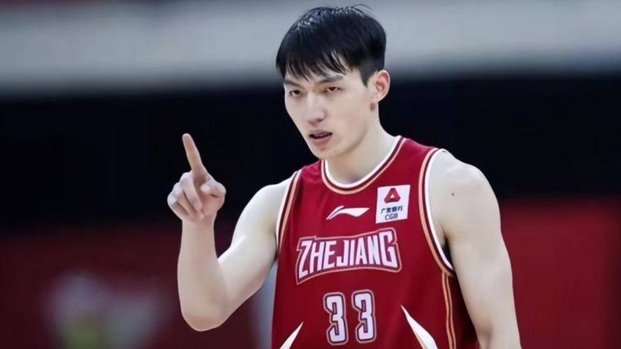 吴前:"以城之名"吴下赛季会倾尽全力,努力的去追梦和圆梦.