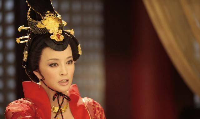 武则天就是在看重和喜爱这个外甥也不能留了,立即下诏虢夺贺兰敏之