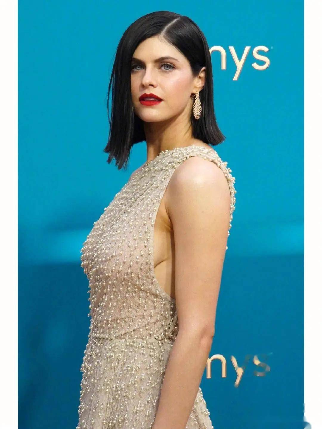 女神风范亚历珊德拉达达里奥写真:这气质,极品女神的每一个细节都美得