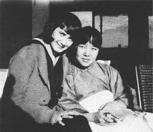 误会结缘,情长半世56载,生同衾死同穴,她不盼来生,只求续前缘_冰心