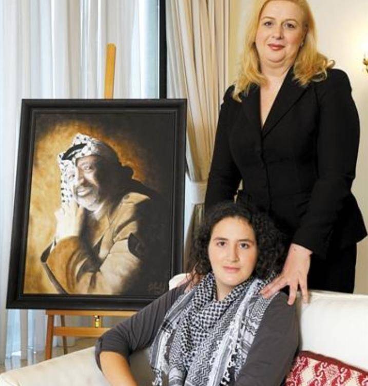 阿拉法特违背誓言,娶28岁娇妻,去世后娇妻得千万,仍做贵妇人