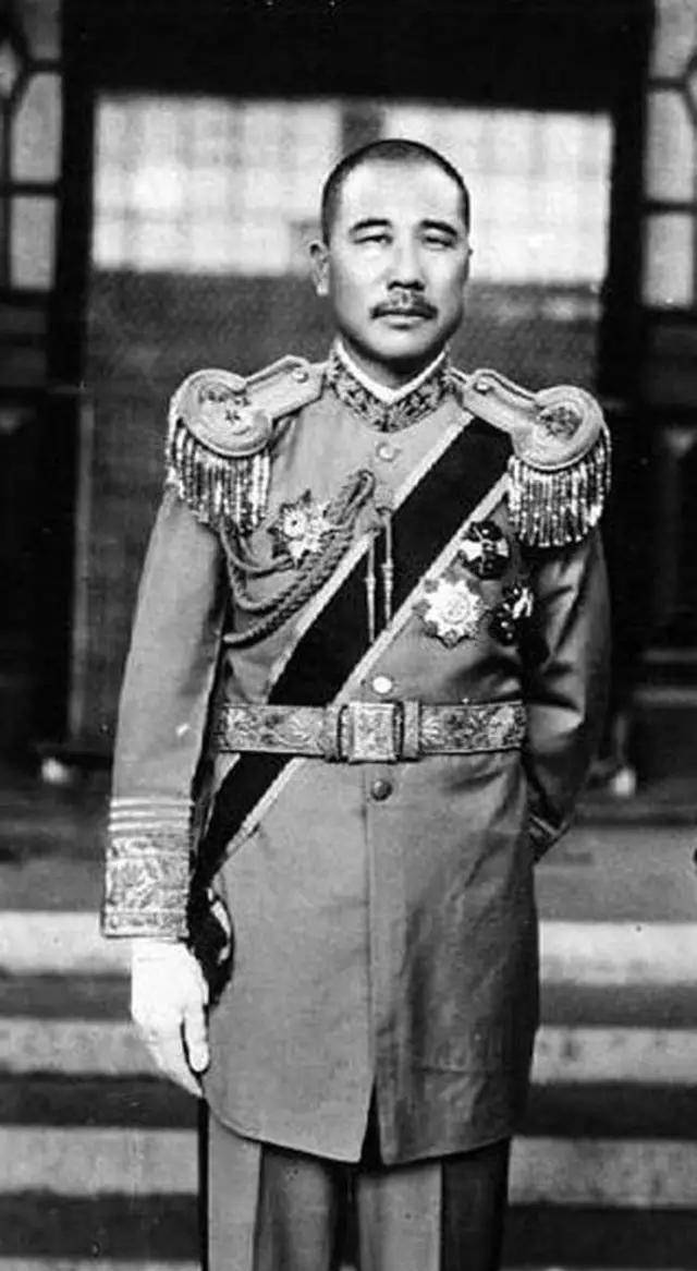 "狗肉将军"张宗昌,被百姓痛骂,却是个大孝子,曾为母做荔枝糖