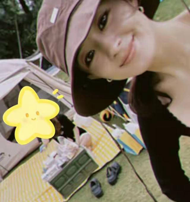 赵丽颖带着可爱儿子想想户外度假,背影撼人,温馨亲子时光