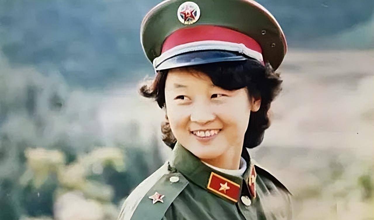 战士在猫耳洞患上"烂裆病",后羞于看病,女军医:不看咋治病