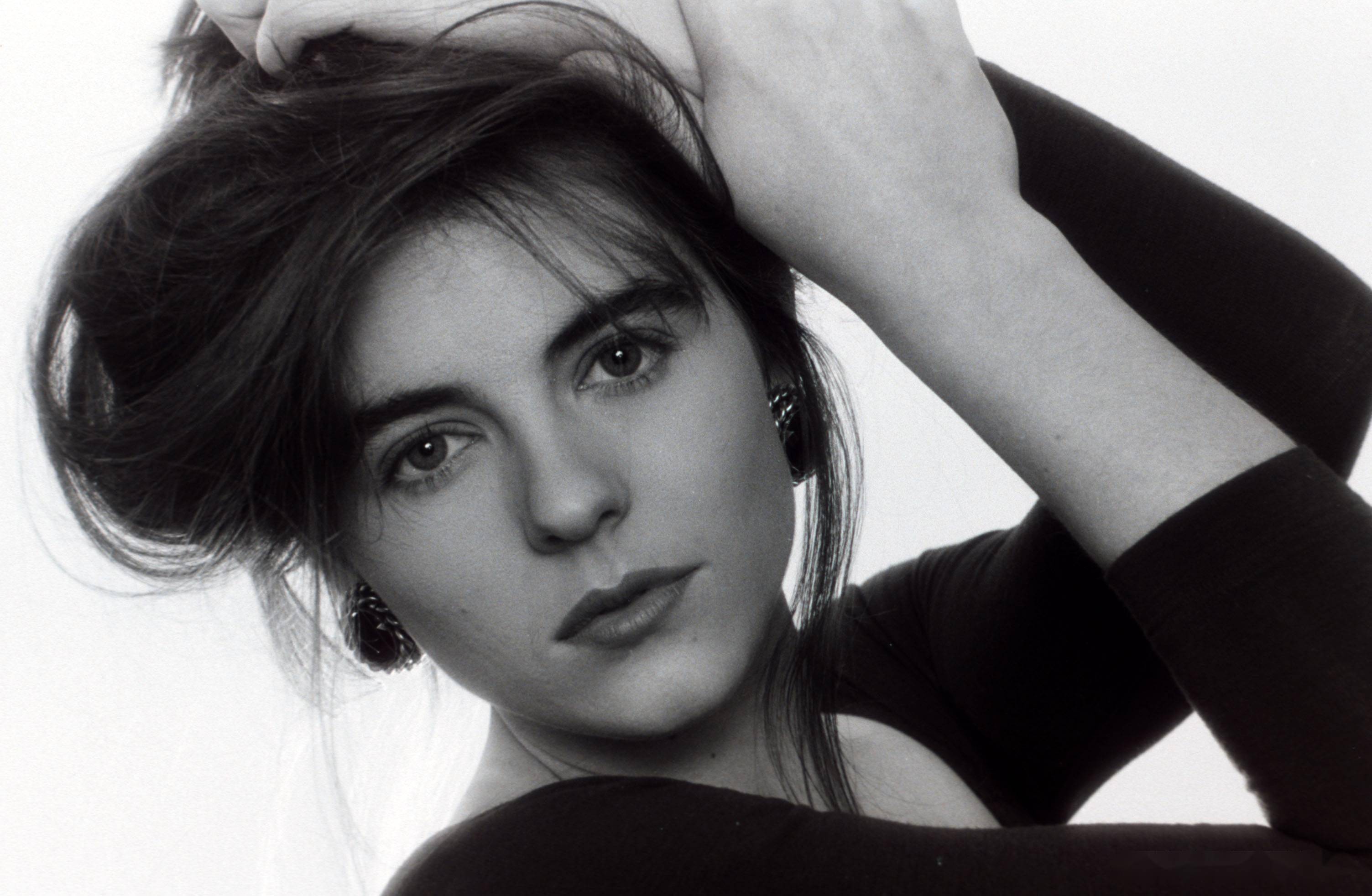 这谁顶得住!伊丽莎白赫利:美貌,才华与魅力的完美融合写真集