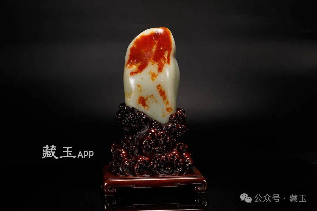 和一位玉友聊天,他向我们分享了他收藏的一些籽料,其中不乏象形籽.