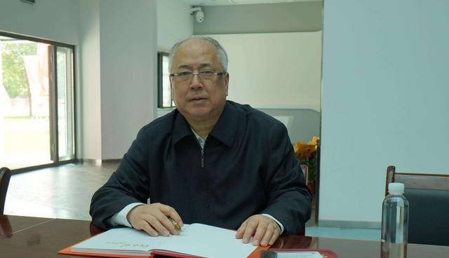 钱学森和其夫人共同养育了一双儿女,分别是哥哥钱永刚和妹妹钱永真,在