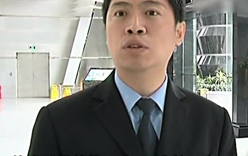 深圳孕妇因10块钱打保安耳光,还骂保安是看门狗,被保安踹成流产