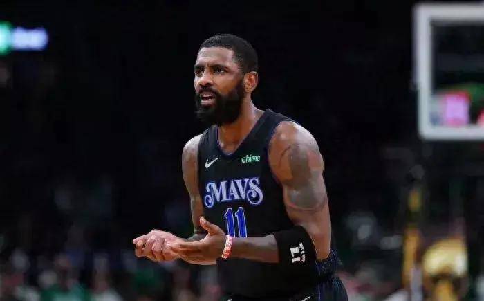 原创            独行侠惨败，欧文回应客场被狂嘘，我以为嘘声会更大，结果太小了-欧文打球视屏在线观看