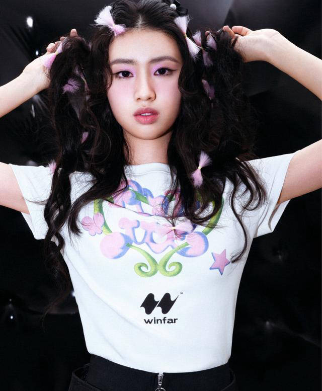 明星子女抢镜!钟丽缇之女考拉惊艳登场,张亮儿子天天复刻超模父亲风采