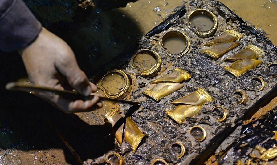 实拍海昏侯墓地发掘现场:墓室满眼都是黄金,晚一天就可能被盗光