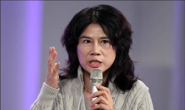 2005年,董明珠在办公室怒吼:你们9亿就要把格力卖给老美,休想