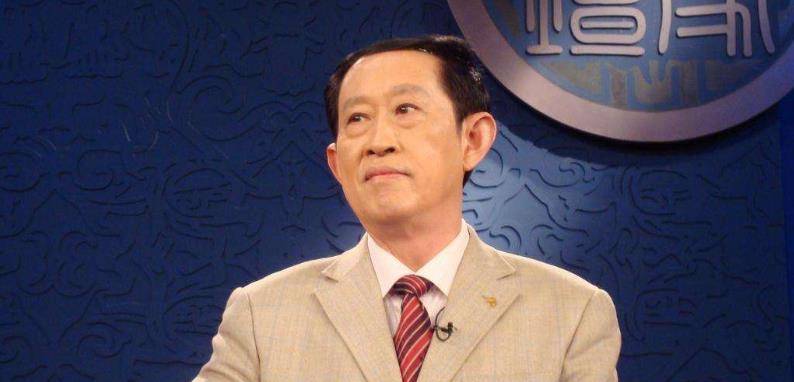 饱受争议的王立群教授:32岁考上研究生,心脏搭了6个支架