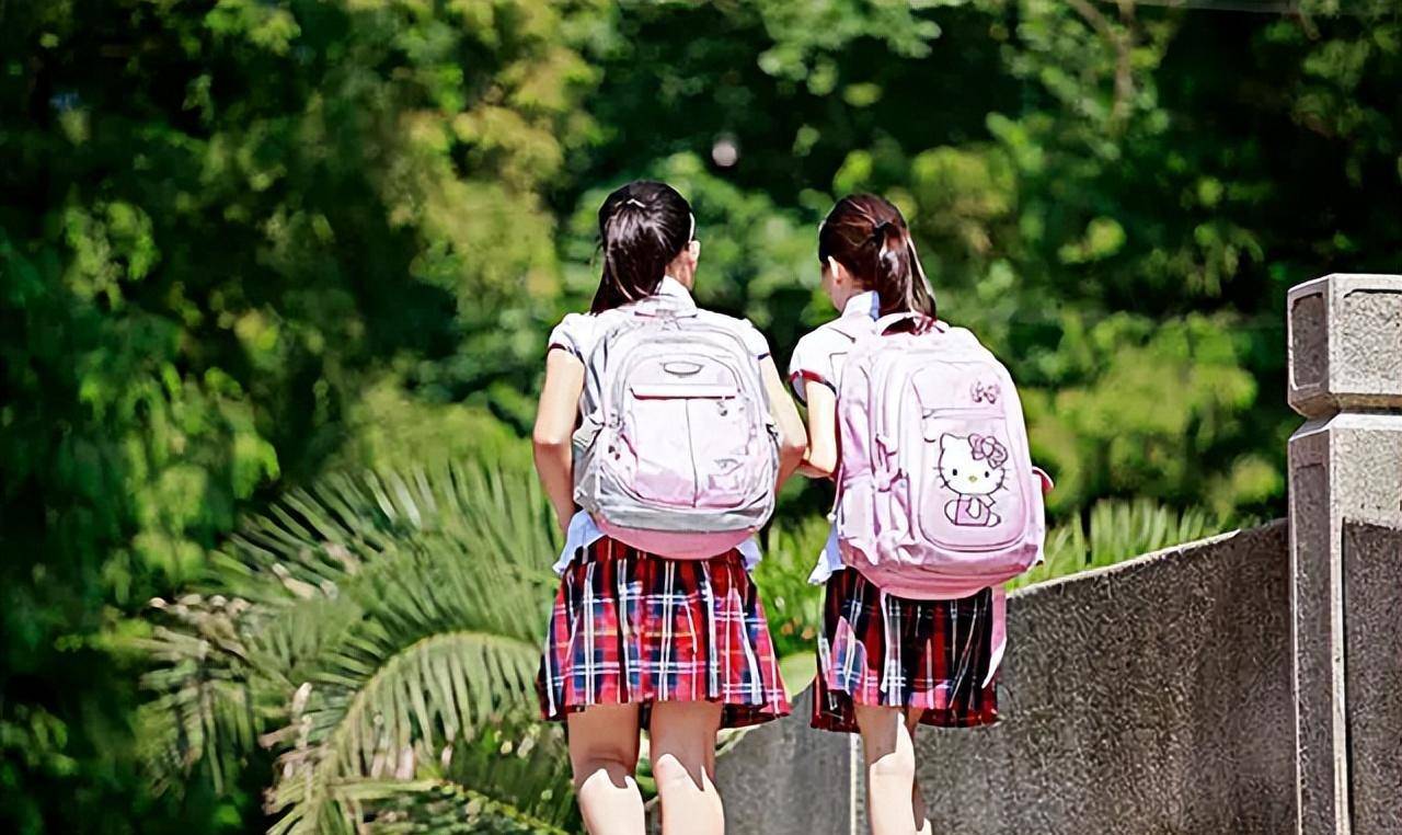 2006年,北京女模特为给男友买跑车,诈骗世界冠军和姨父320万