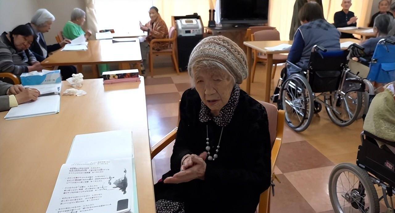 全球最长寿老人去世:终年119岁,两次患癌,力推喝可乐有助长寿_田中