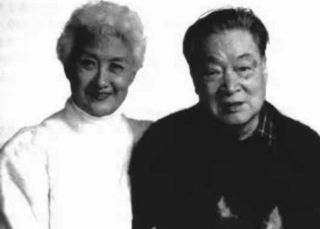 80岁不顾世俗再婚黄宗英,携手12年,冯亦代却留遗愿:与原配合葬