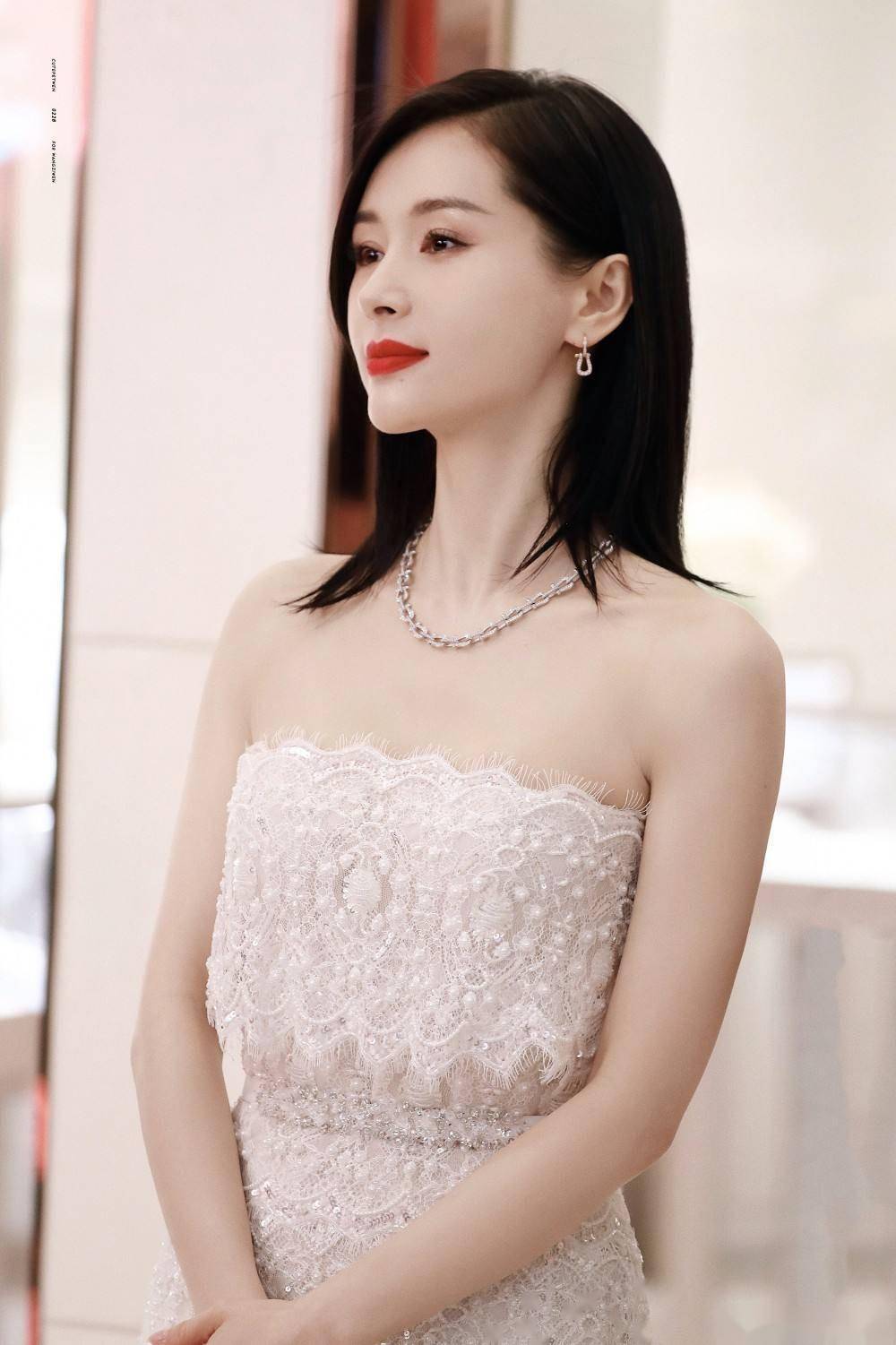 王子文:人间尤物的迷人魅力,美貌与才华并存!