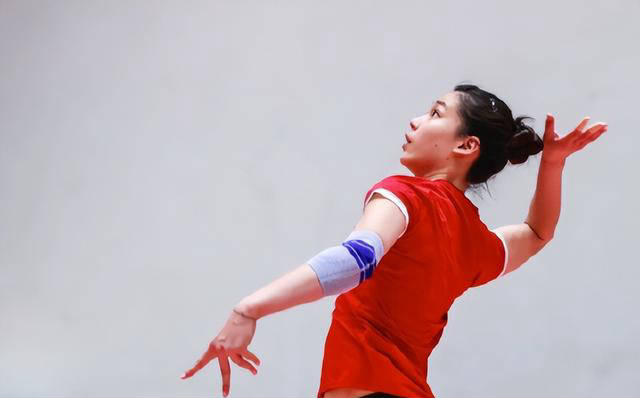 中国女排第三周名单微调,蔡斌和央视记者解读差异