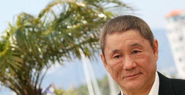 72岁离婚遭情妇抛弃,殴打记者骂首相:这个糟老头子活得真可爱