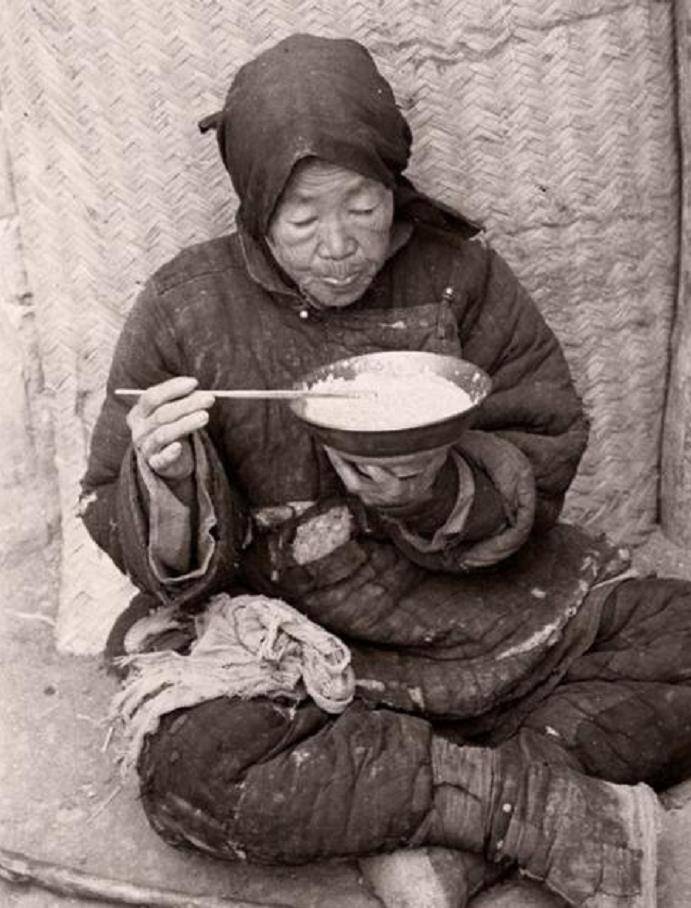 《清德宗实录》《近代中国灾荒纪年》李文海等《1942: 河南大饥荒