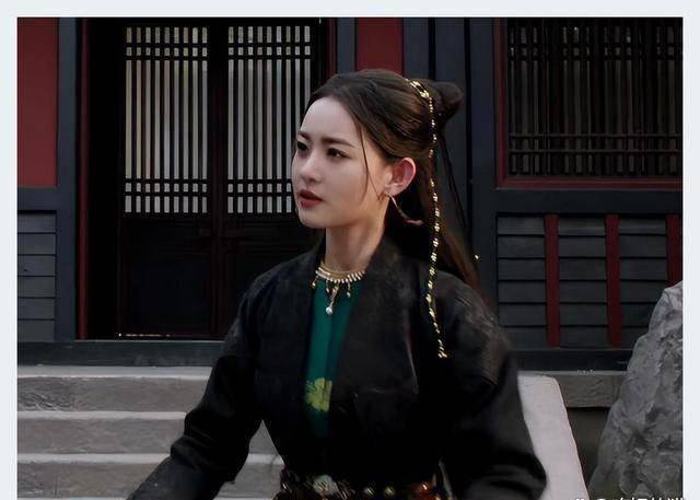 ai换脸太假了!_蒋依依_广大观众_赵晴