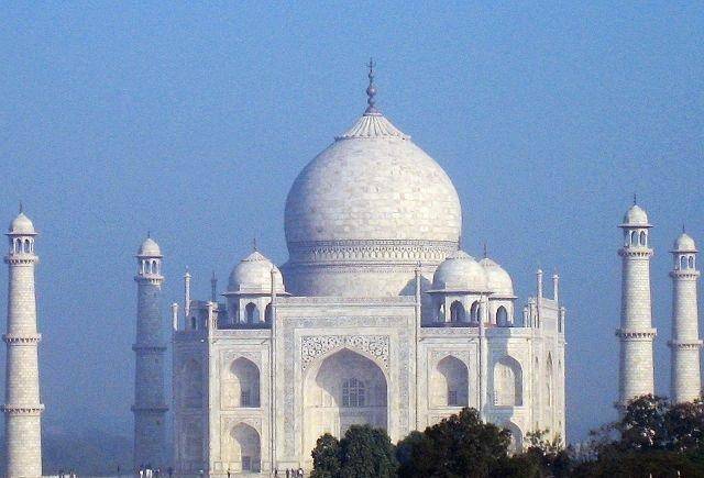 泰姬陵背后的故事:王妃19年连生14胎,泰姬死后国王性情大变