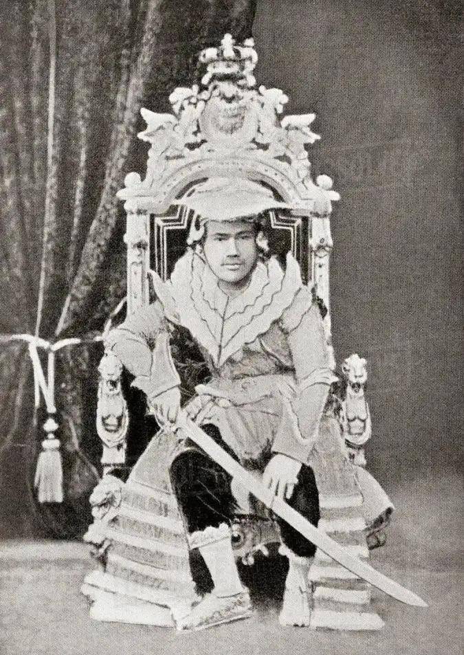 故国可堪回首?各国末代皇帝的下场