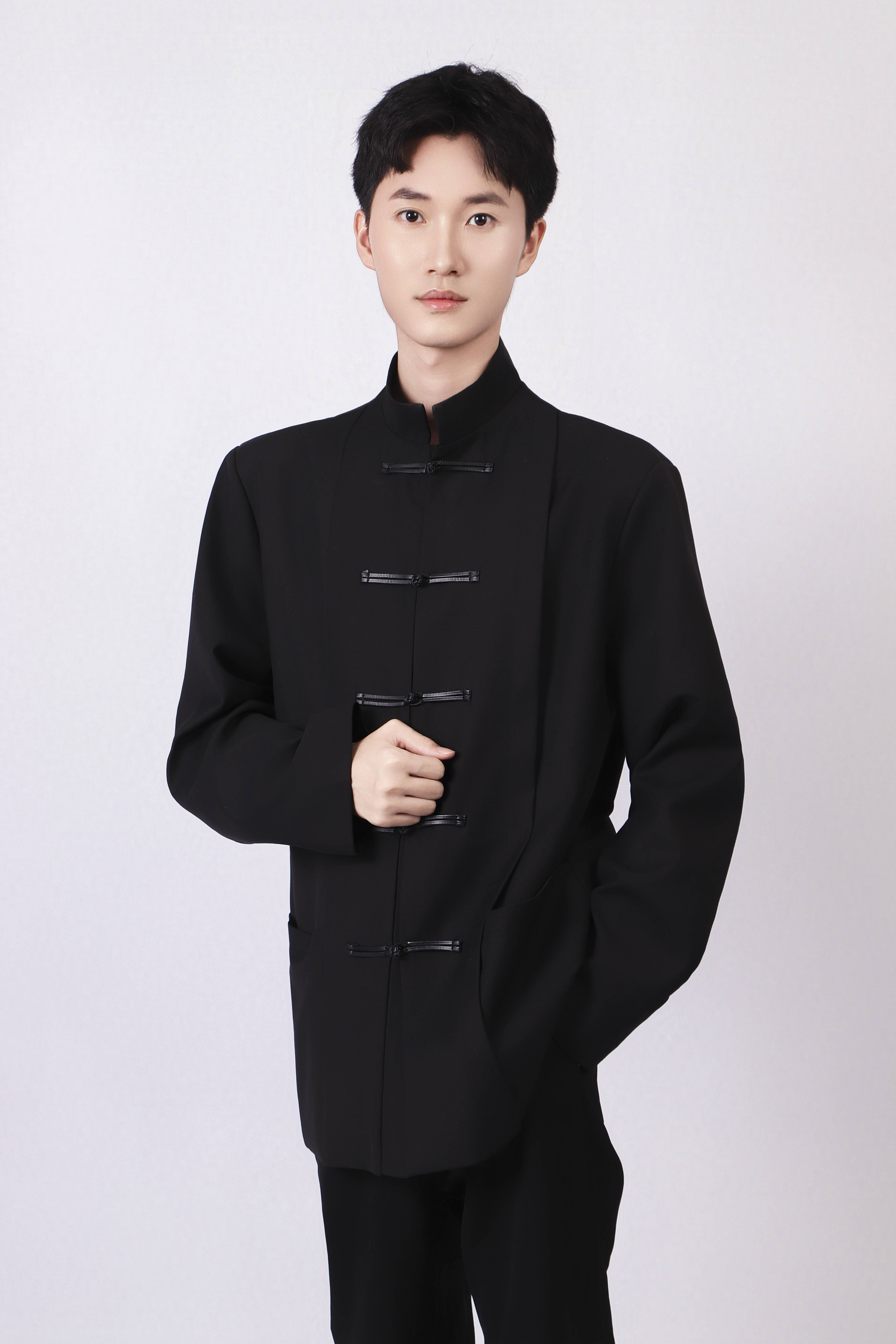 硬朗新主张,模特熊文慧风采尽显