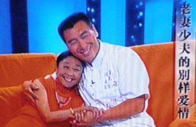 这个东北小伙,23岁时娶了58岁老太,婚姻维持21年后,还是离了