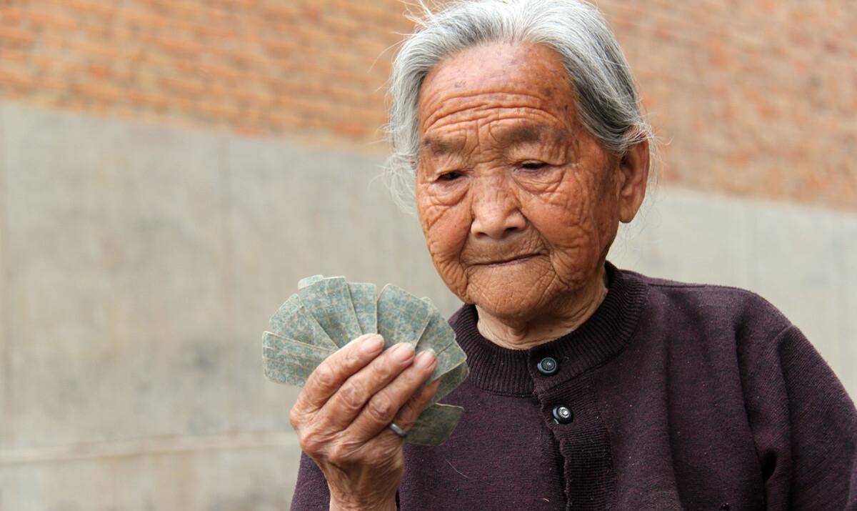 在人生这条岁月长河中,我们总要与一些人不期而遇,或是恩赐,或是教训