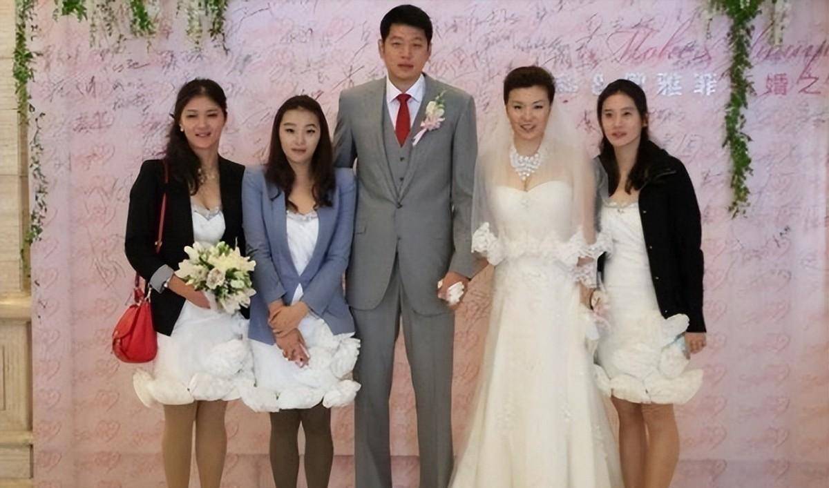 中国体坛好男人莫科:新婚五月妻子因病离世,今依然赡养前妻父母