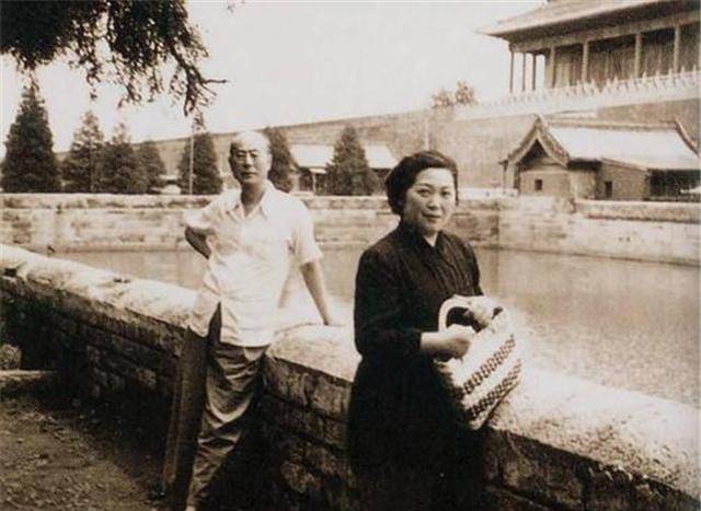 张伯驹:捐给国家近千亿,病危后想住高级病房,医生却说