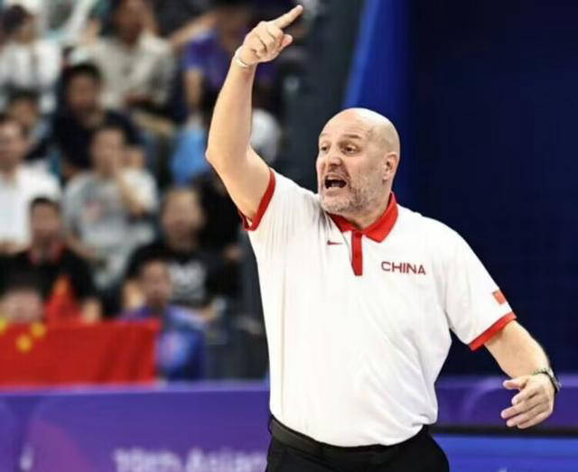 重返舞台,郭士强将再次挑战男篮主教鞭,却遭曝光两起不良状况