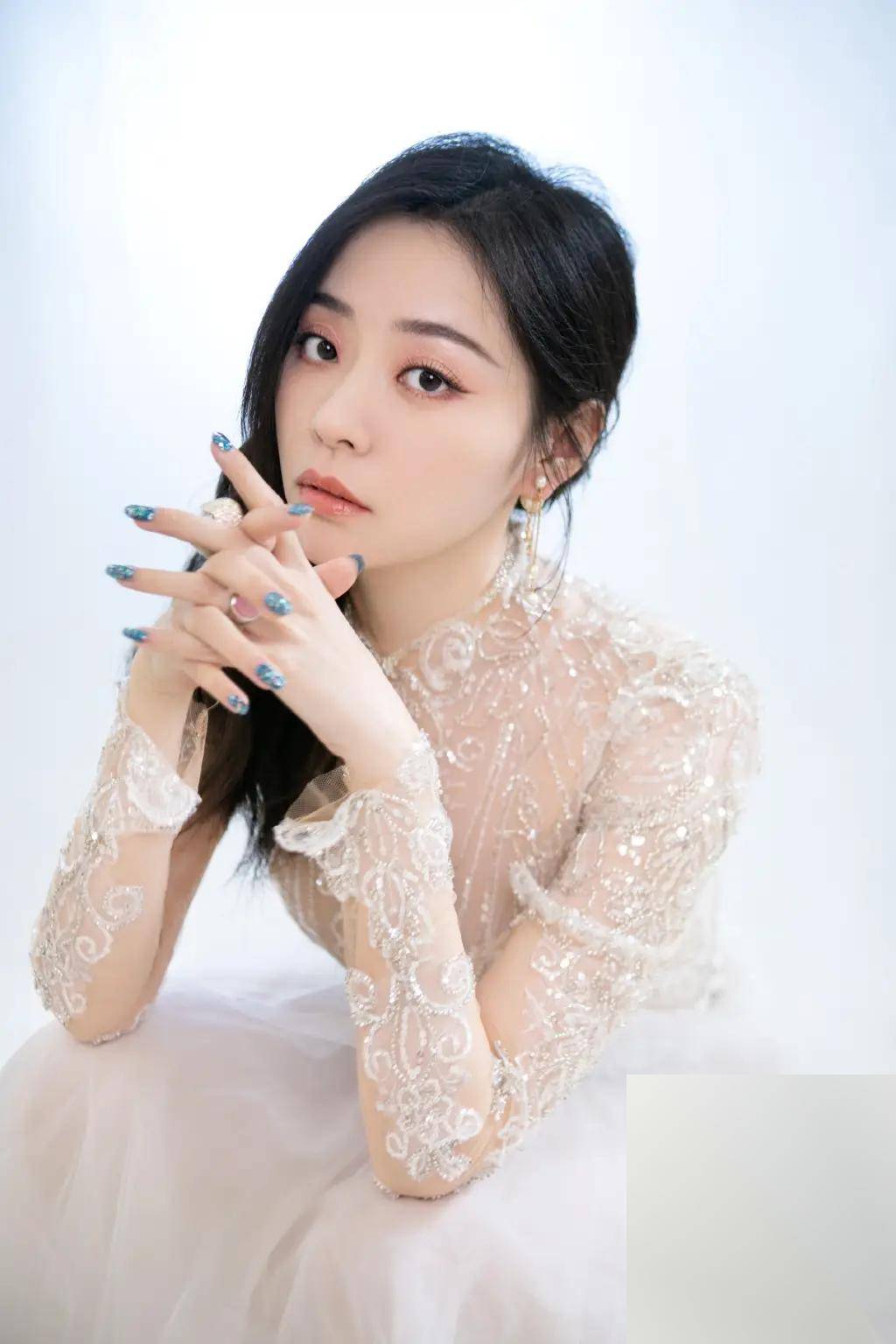 张靓颖写真震撼发布,美貌才华双全,女神风采无法抵挡!