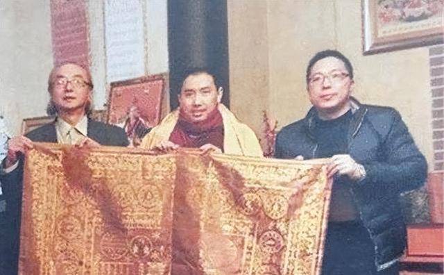 被盗墓贼扔到一边,后来却拍出1.3亿天价
